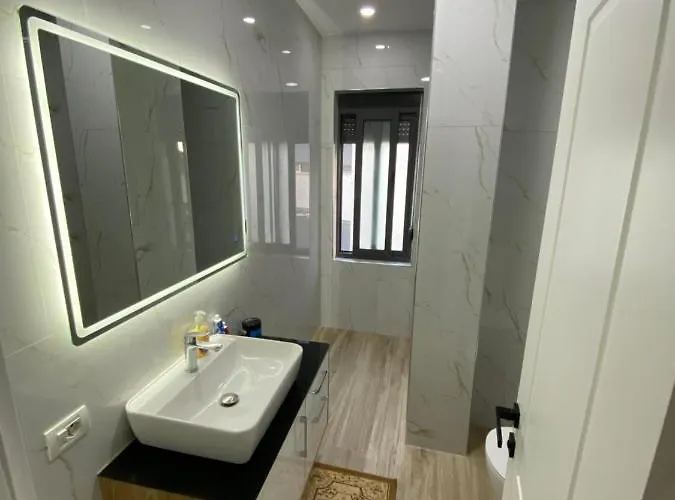 Oniss * Golem (Tirana)